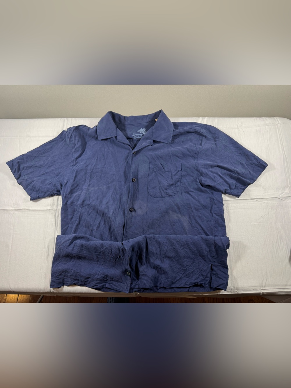 Tommy Bahama 100% Silk Navy Short Sleeve Button-Up Shirt